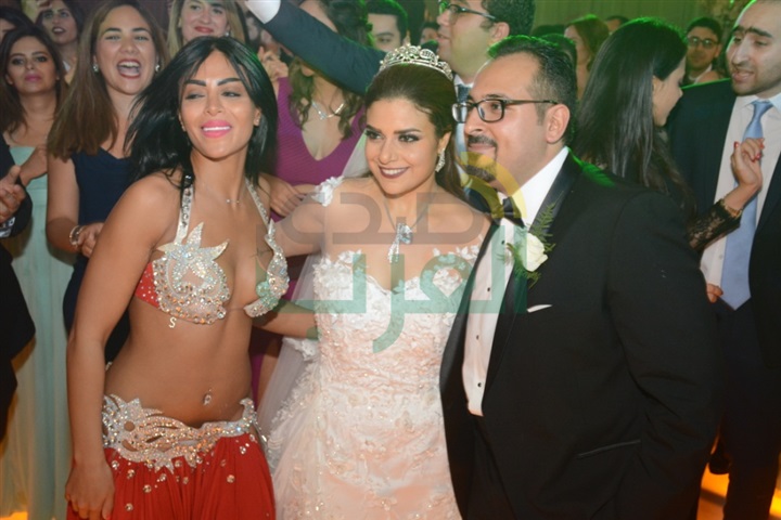 بالصور.. حفل زفاف نهى وكريم بحضور مجموعة من الوزراء والفنانين بالصور.. حفل زفاف نهى وكريم بحضور مجموعة من الوزراء والفنانين