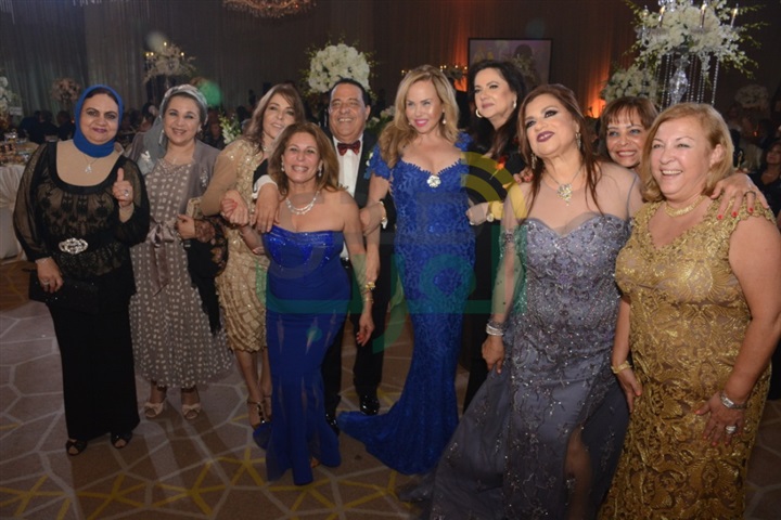 بالصور.. حفل زفاف نهى وكريم بحضور مجموعة من الوزراء والفنانين بالصور.. حفل زفاف نهى وكريم بحضور مجموعة من الوزراء والفنانين