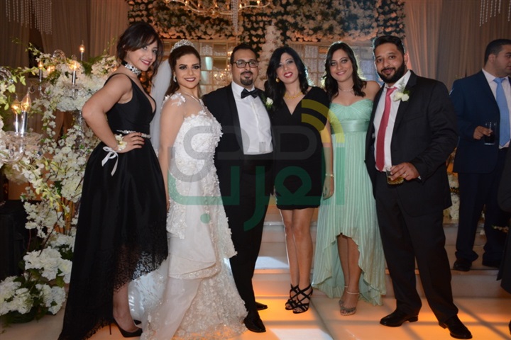 بالصور.. حفل زفاف نهى وكريم بحضور مجموعة من الوزراء والفنانين بالصور.. حفل زفاف نهى وكريم بحضور مجموعة من الوزراء والفنانين