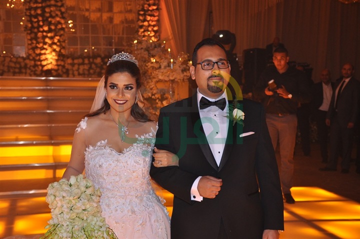 بالصور.. حفل زفاف نهى وكريم بحضور مجموعة من الوزراء والفنانين بالصور.. حفل زفاف نهى وكريم بحضور مجموعة من الوزراء والفنانين