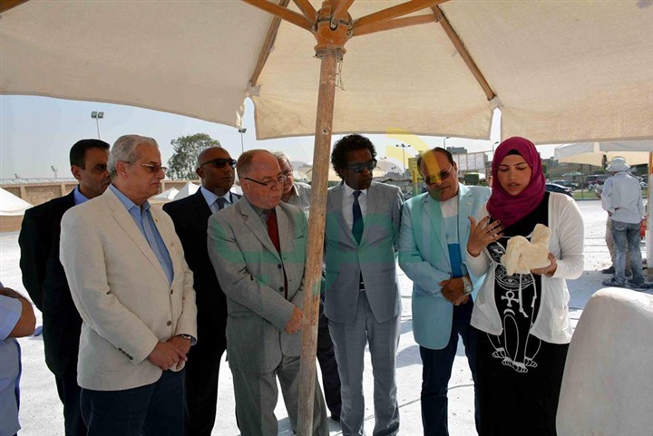 بالصور.. وزير الثقافة يتفقد أعمال سمبوزيوم النحت الأول للمقاولين العرب بالصور.. وزير الثقافة يتفقد أعمال سمبوزيوم النحت الأول للمقاولين العرب