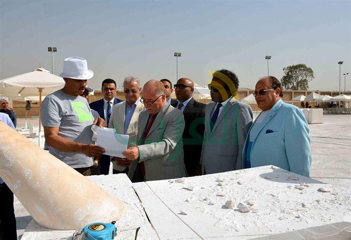بالصور.. وزير الثقافة يتفقد أعمال سمبوزيوم النحت الأول للمقاولين العرب بالصور.. وزير الثقافة يتفقد أعمال سمبوزيوم النحت الأول للمقاولين العرب