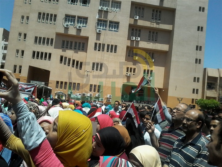 بالصور.. جامعة بنها تنظم وقفة ضد التطرف والإرهاب