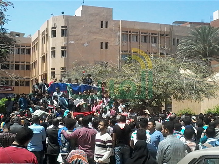بالصور.. جامعة بنها تنظم وقفة ضد التطرف والإرهاب