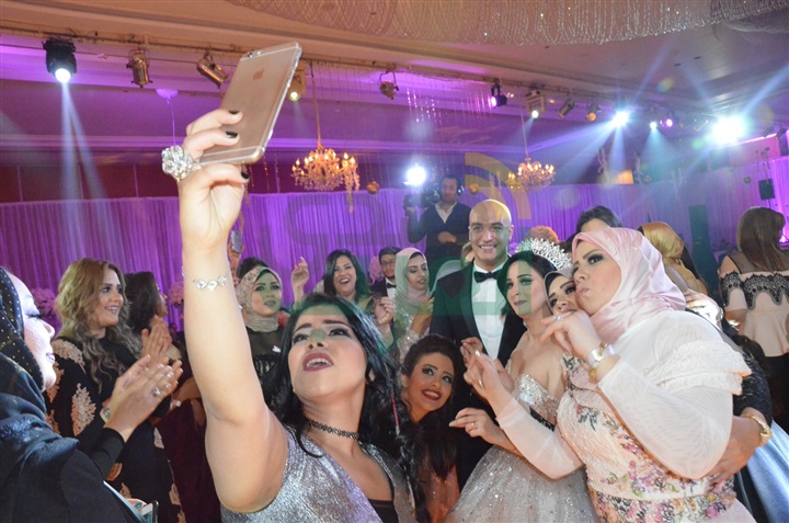 بالصور.. إبراهيم محلب يحتفل بزفاف ابنة شقيقه "آية" و"فادي النجار" بالصور.. إبراهيم محلب يحتفل بزفاف ابنة شقيقه "آية" و"فادي النجار"