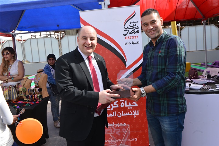 بالصور .. أحمد ذكي بدر يفتتح أسبوع "يوم في حب مصر" في " متروبوليتان" بالصور .. أحمد ذكي بدر يفتتح أسبوع "يوم في حب مصر" في " متروبوليتان"