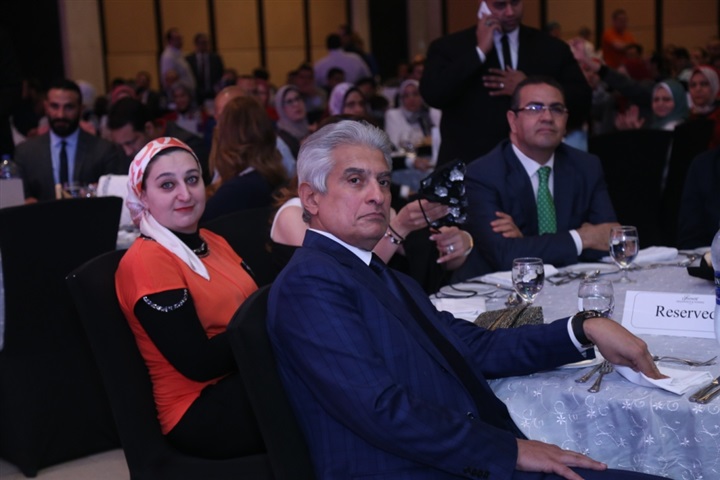 بالصور ... مركز أورام المنصورة يمنح درع التميز لنجوم الفن والرياضة واﻹعلام بالصور ... مركز أورام المنصورة يمنح درع التميز لنجوم الفن والرياضة واﻹعلام