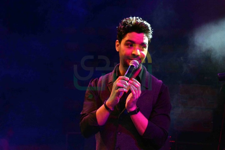 بالصور.. أحمد جمال يشعل حفل نادى مدينة نصر وسط تفاعل كبير مع الجمهور بالصور.. أحمد جمال يشعل حفل نادى مدينة نصر وسط تفاعل كبير مع الجمهور
