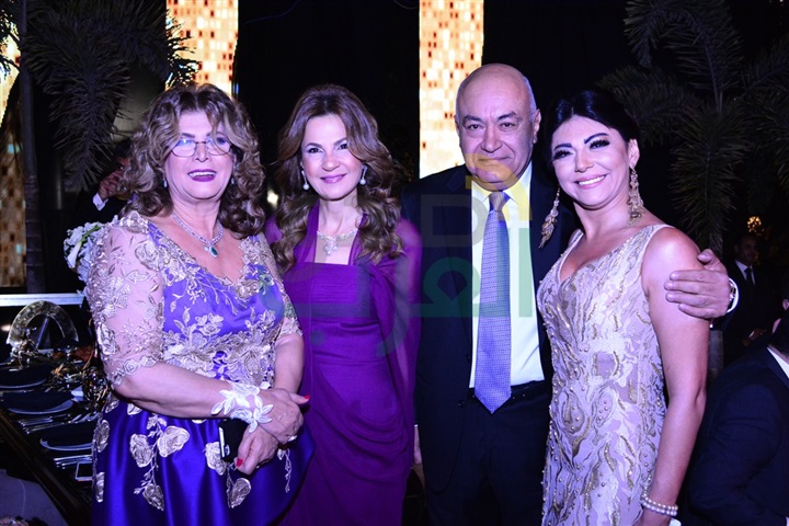 بالصور.. نجوم الفن والسياسة يحضرون حفل زفاف ابنة إيهاب طلعت بالصور.. نجوم الفن والسياسة يحضرون حفل زفاف ابنة إيهاب طلعت