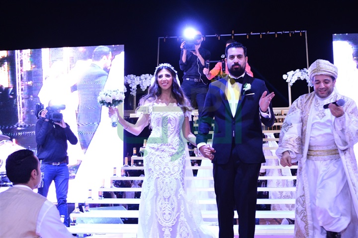 بالصور.. نجوم الفن والسياسة يحضرون حفل زفاف ابنة إيهاب طلعت بالصور.. نجوم الفن والسياسة يحضرون حفل زفاف ابنة إيهاب طلعت