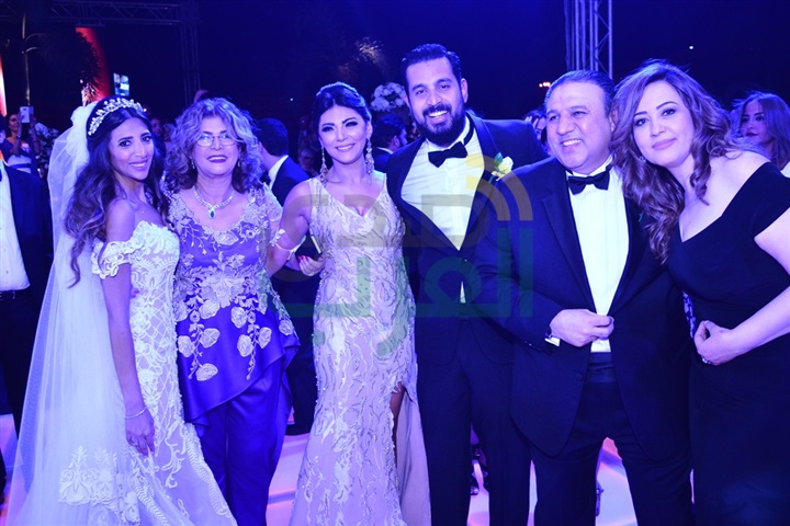 بالصور.. نجوم الفن والسياسة يحضرون حفل زفاف ابنة إيهاب طلعت بالصور.. نجوم الفن والسياسة يحضرون حفل زفاف ابنة إيهاب طلعت