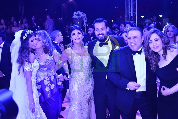 بالصور.. نجوم الفن والسياسة يحضرون حفل زفاف ابنة إيهاب طلعت بالصور.. نجوم الفن والسياسة يحضرون حفل زفاف ابنة إيهاب طلعت