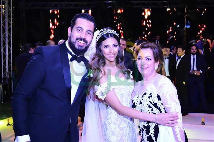 بالصور.. نجوم الفن والسياسة يحضرون حفل زفاف ابنة إيهاب طلعت بالصور.. نجوم الفن والسياسة يحضرون حفل زفاف ابنة إيهاب طلعت