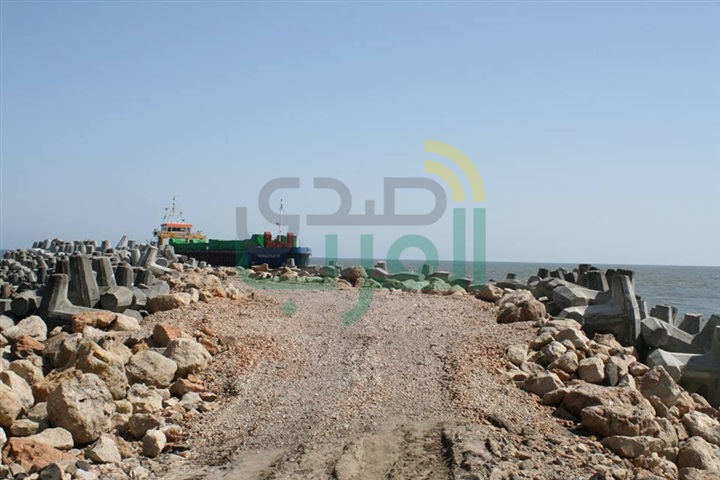 بالصور..وصول السفينة 34 محملة بـ12 طرد لمحطة كهرباء البرلس