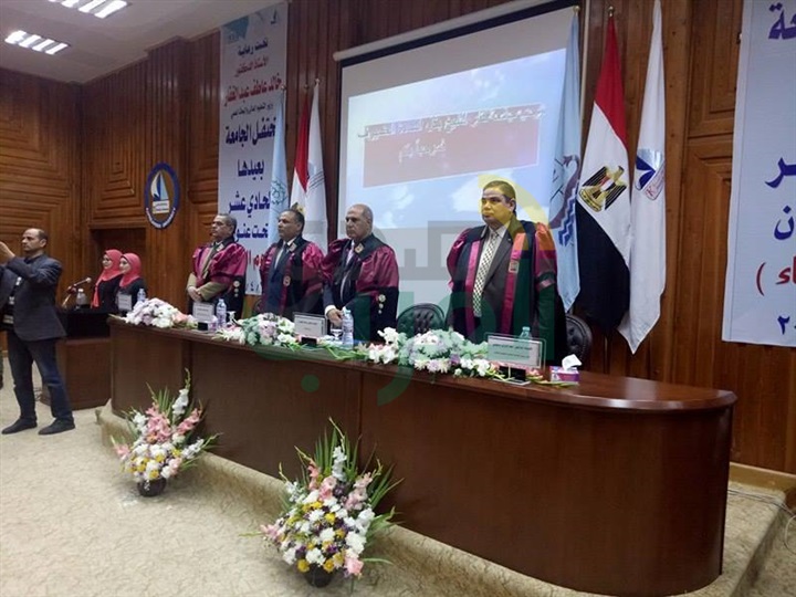 بالصور.. رئيس جامعة كفر الشيخ يستعرض إنجازات الجامعة خلال العام