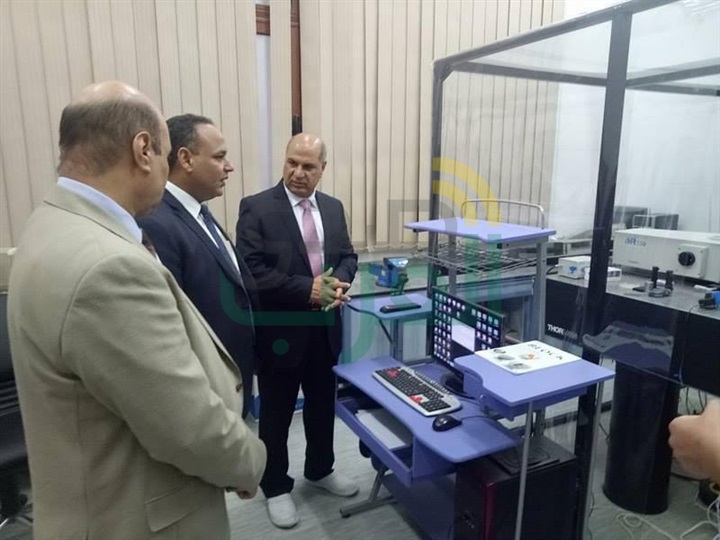 بالصور.. رئيس أكاديمية البحث العلمي يفتتح معمل النانو فوتونات بجامعة كفر الشيخ