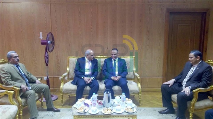 بالصور.. رئيس أكاديمية البحث العلمي يفتتح معمل النانو فوتونات بجامعة كفر الشيخ