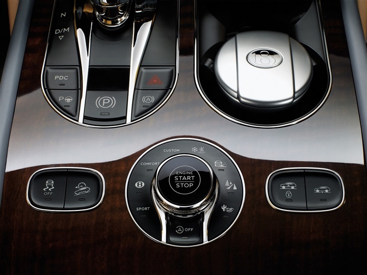 12 طريقة تحدّد فيها Bentley معايير الفخامة المستقبلية لعملاء الشرق الأوسط 12 طريقة تحدّد فيها Bentley معايير الفخامة المستقبلية لعملاء الشرق الأوسط