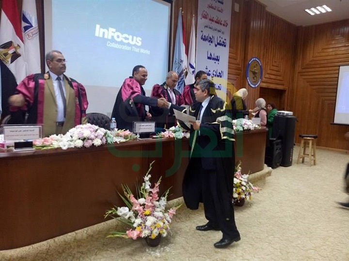 بالصور .. تكريم المتميزين والحاصلين علي جوائز تقديرية وتشجيعية بجامعة كفر الشيخ