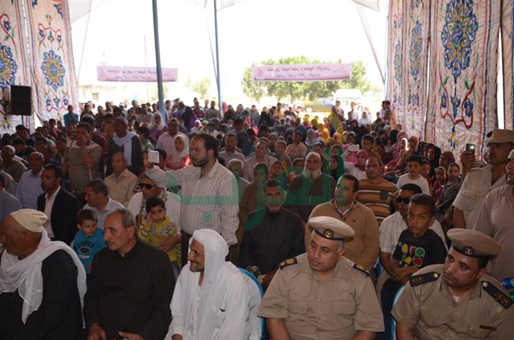 بالصور .. محافظ كفر الشيخ يفتتح 25 منزلا بعد إعادة إعمارهم بقرية زهرة الغابات بالرياض