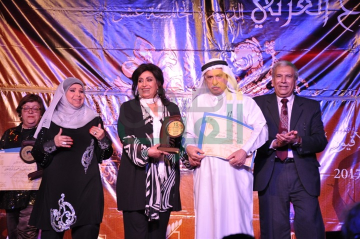 بالصور .. بكاء وفرحه أثناء إعلان الجوائز فى ختام مهرجان المسرح العربى بالصور .. بكاء وفرحه أثناء إعلان الجوائز فى ختام مهرجان المسرح العربى