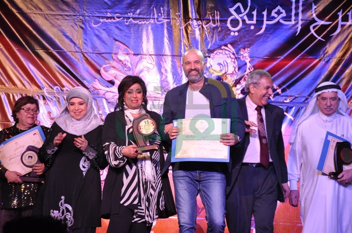 بالصور .. بكاء وفرحه أثناء إعلان الجوائز فى ختام مهرجان المسرح العربى بالصور .. بكاء وفرحه أثناء إعلان الجوائز فى ختام مهرجان المسرح العربى