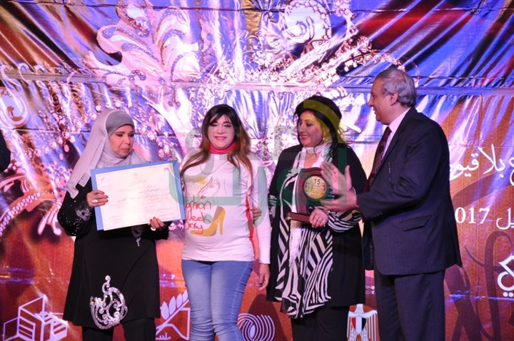 بالصور .. بكاء وفرحه أثناء إعلان الجوائز فى ختام مهرجان المسرح العربى بالصور .. بكاء وفرحه أثناء إعلان الجوائز فى ختام مهرجان المسرح العربى