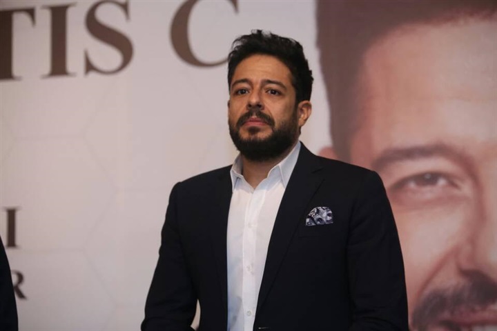 محمد حماقي سفيرًا رسميًا لحملة " تورآند كيور" محمد حماقي سفيرًا رسميًا لحملة " تورآند كيور"