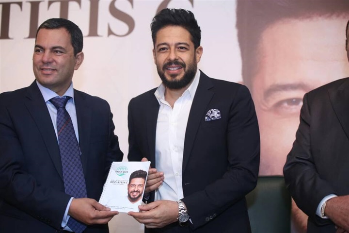 محمد حماقي سفيرًا رسميًا لحملة " تورآند كيور" محمد حماقي سفيرًا رسميًا لحملة " تورآند كيور"