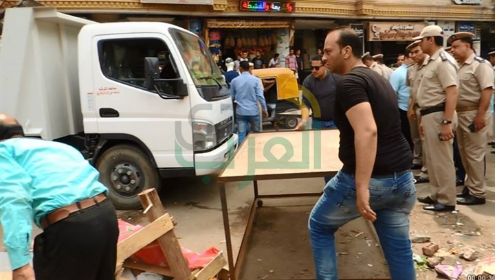 بالصور.. مديرية أمن الشرقية تقوم بحملة مكبرة لإزالة الاشغالات بمدينة الزقازيق