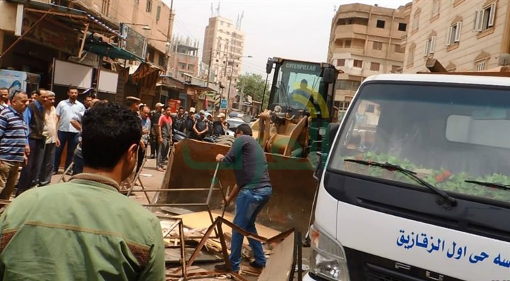 بالصور.. مديرية أمن الشرقية تقوم بحملة مكبرة لإزالة الاشغالات بمدينة الزقازيق