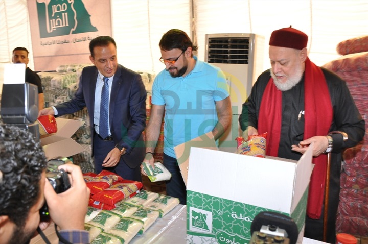 بالصور.. "مصر الخير" تُطلق حملة "إفطار 5 ملايين صائم" بالصور.. "مصر الخير" تُطلق حملة "إفطار 5 ملايين صائم"