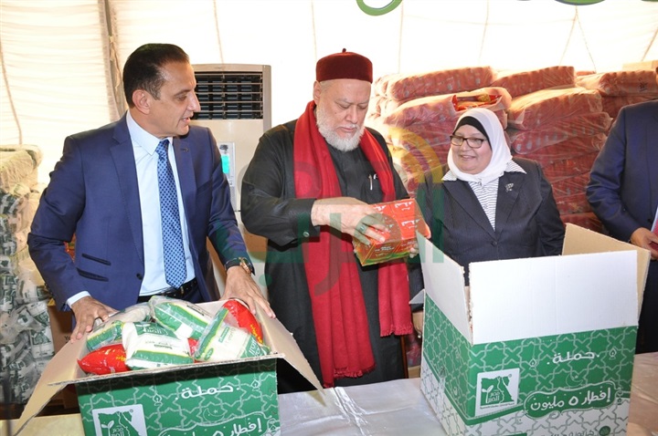 بالصور.. "مصر الخير" تُطلق حملة "إفطار 5 ملايين صائم" بالصور.. "مصر الخير" تُطلق حملة "إفطار 5 ملايين صائم"