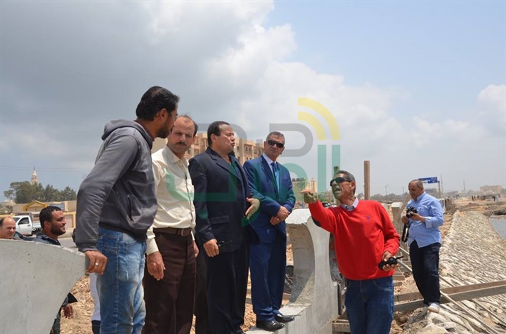 بالصور.. محافظ كفر الشيخ يتابع أعمال إنشاء المرحلة الأولى من كورنيش بحيرة البرلس