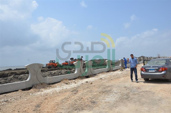 بالصور.. محافظ كفر الشيخ يتابع أعمال إنشاء المرحلة الأولى من كورنيش بحيرة البرلس