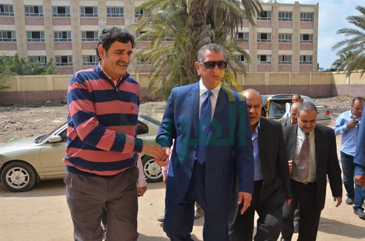بالصور.. محافظ كفر الشيخ يطمئن على مستوى الرعاية بوحدة "الجزيرة الخضراء" الصحية 