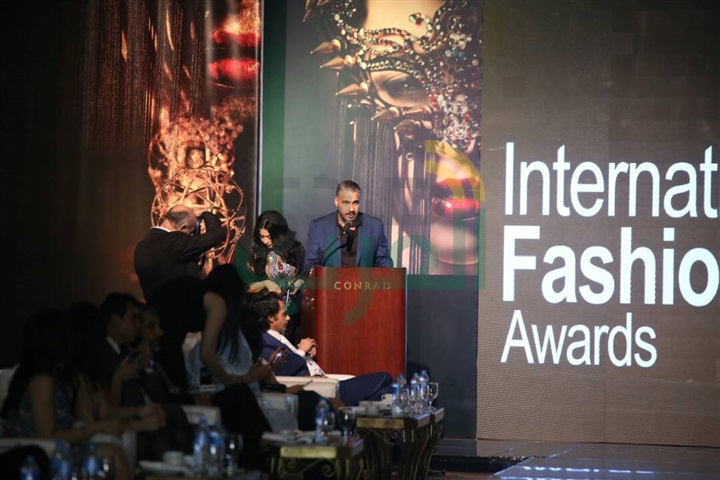 بالصور .. ديفيليه تحت عنوان "International Fashion Awords" بحضور نجوم الفن والمجتمع بالصور .. ديفيليه تحت عنوان "International Fashion Awords" بحضور نجوم الفن والمجتمع