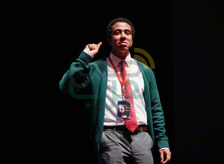 بالصور .. ابن رشد على مسرح الجامعة الأمريكية