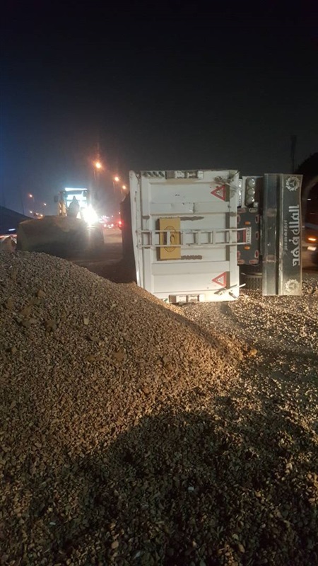 بالصور.. تكدس مروري بـ "محور المشير"