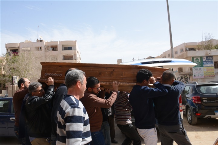 جنازة والد أحمد عزمي من حدائق الأهرام وغياب تام لنجوم الفن جنازة والد أحمد عزمي من حدائق الأهرام وغياب تام لنجوم الفن