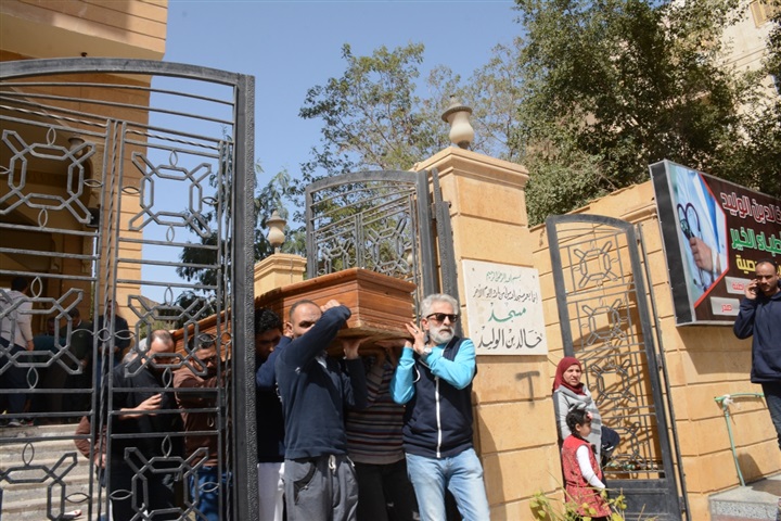 جنازة والد أحمد عزمي من حدائق الأهرام وغياب تام لنجوم الفن جنازة والد أحمد عزمي من حدائق الأهرام وغياب تام لنجوم الفن