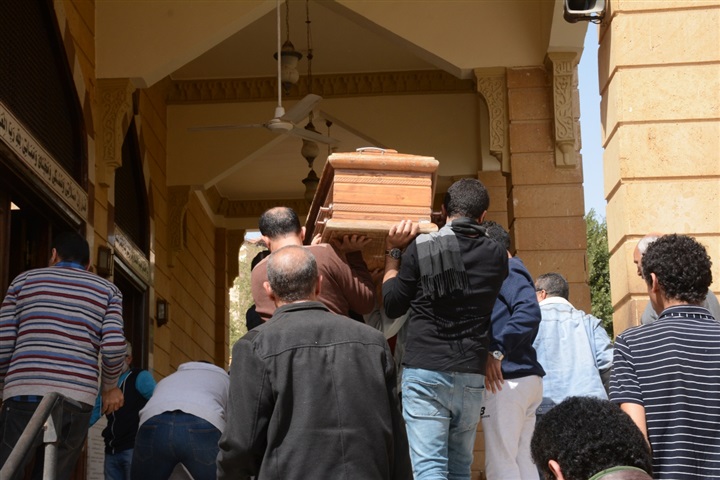 جنازة والد أحمد عزمي من حدائق الأهرام وغياب تام لنجوم الفن