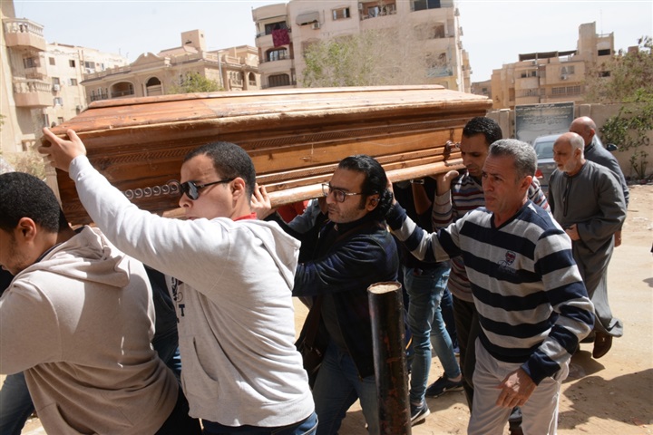 جنازة والد أحمد عزمي من حدائق الأهرام وغياب تام لنجوم الفن جنازة والد أحمد عزمي من حدائق الأهرام وغياب تام لنجوم الفن
