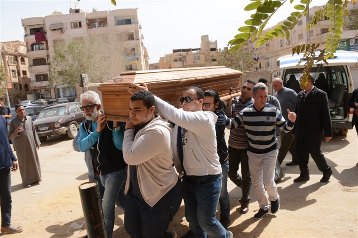 جنازة والد أحمد عزمي من حدائق الأهرام وغياب تام لنجوم الفن جنازة والد أحمد عزمي من حدائق الأهرام وغياب تام لنجوم الفن