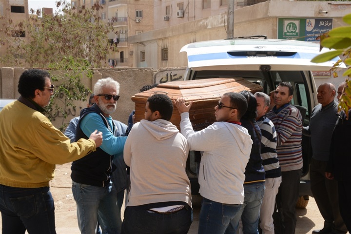 جنازة والد أحمد عزمي من حدائق الأهرام وغياب تام لنجوم الفن