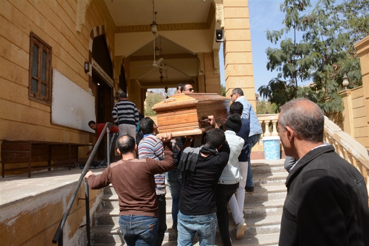 جنازة والد أحمد عزمي من حدائق الأهرام وغياب تام لنجوم الفن جنازة والد أحمد عزمي من حدائق الأهرام وغياب تام لنجوم الفن