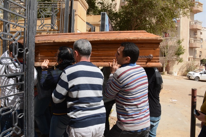 جنازة والد أحمد عزمي من حدائق الأهرام وغياب تام لنجوم الفن