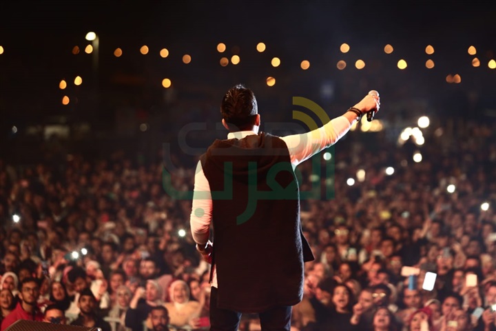 بالصور.. حماقي يشعل أجواء الجامعة الأمريكية بأروع الأغاني بالصور.. حماقي يشعل أجواء الجامعة الأمريكية بأروع الأغاني
