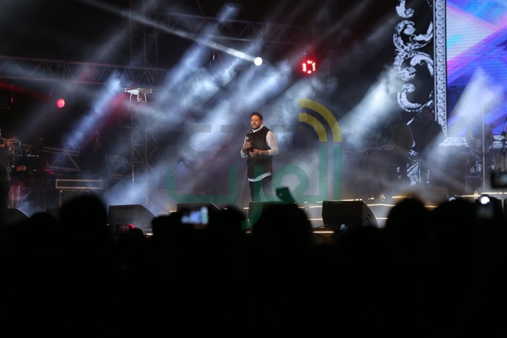 بالصور.. حماقي يشعل أجواء الجامعة الأمريكية بأروع الأغاني بالصور.. حماقي يشعل أجواء الجامعة الأمريكية بأروع الأغاني