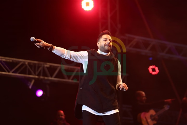 بالصور.. حماقي يشعل أجواء الجامعة الأمريكية بأروع الأغاني بالصور.. حماقي يشعل أجواء الجامعة الأمريكية بأروع الأغاني